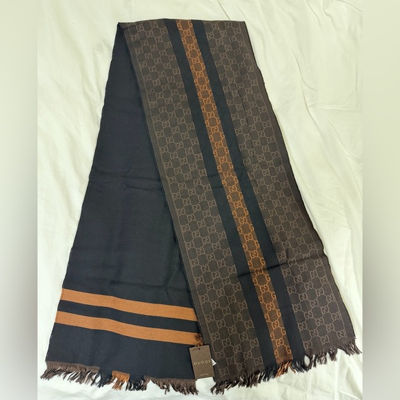 Gucci Men’s Scarf - Picture 3 of 8